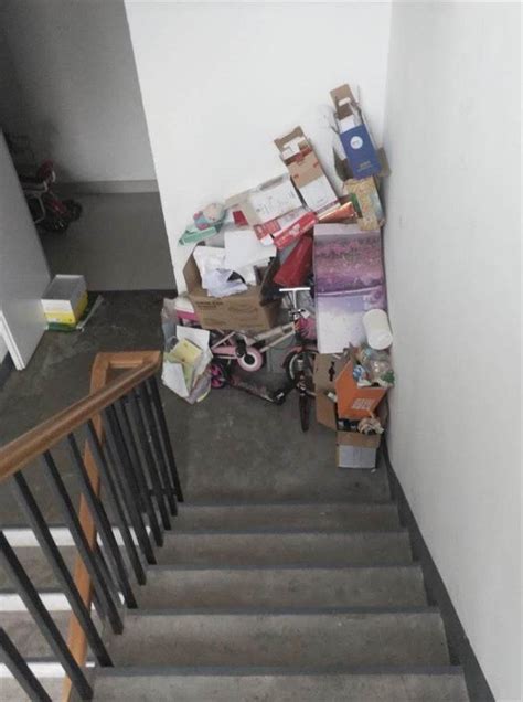 公寓樓梯堆放雜物 新春開運王